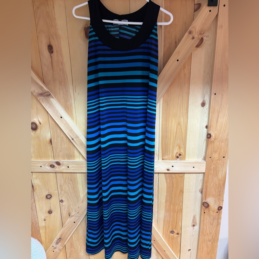 Ellen Parker Striped Blue and Black Maxi Dress size medium- cool and comfortable